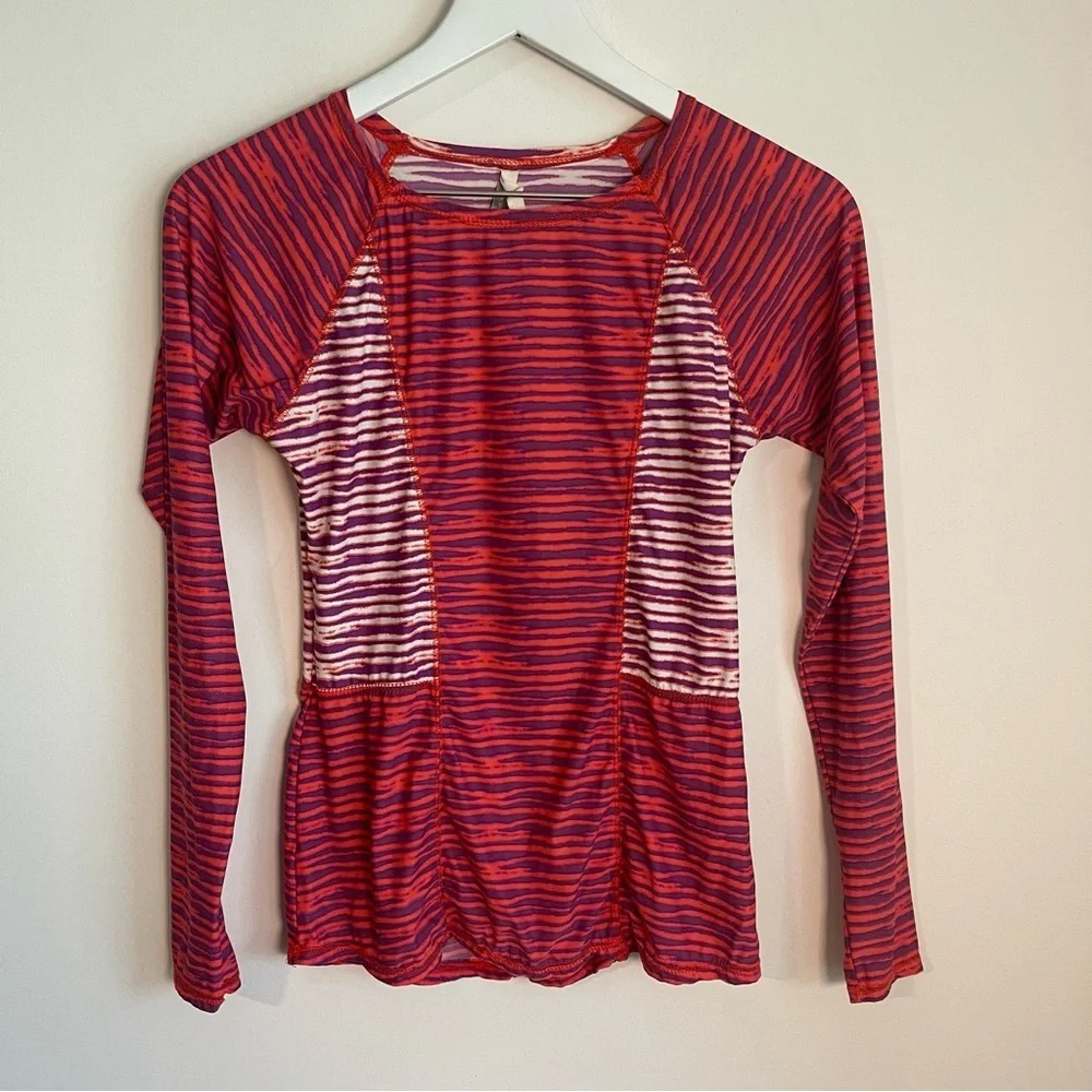 Sofia by Vix long sleeve swim shirt size small
